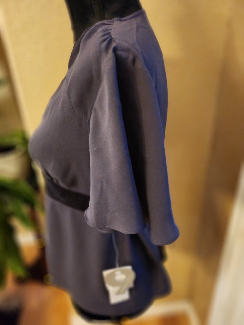 NWT Nine West 100% Silk Faux Wrap Empire Tie Back Flutter Sleeve Top L Charcoal - Picture 3 of 12
